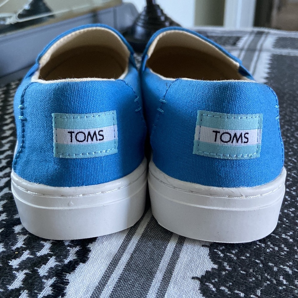 TOMS Slip Ons